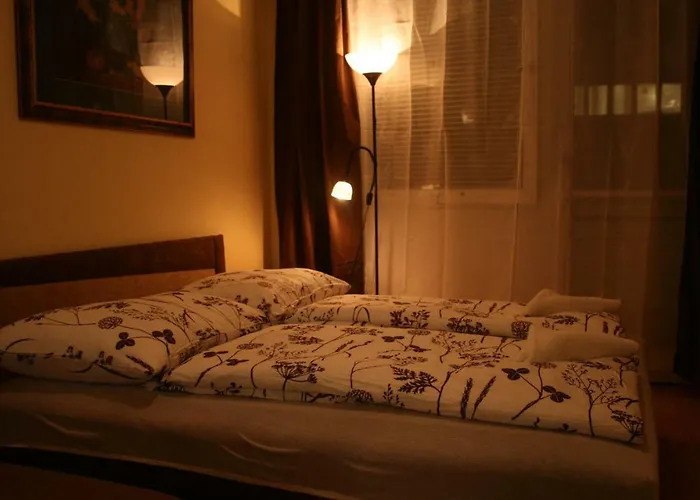 Margaret Bridge Studio Apartment