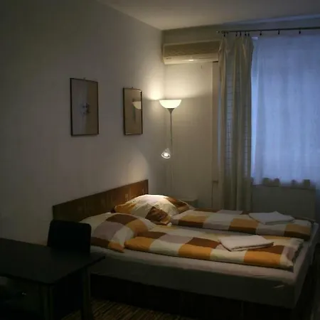 Margaret Bridge Studio Apartment Budapest Exterior photo