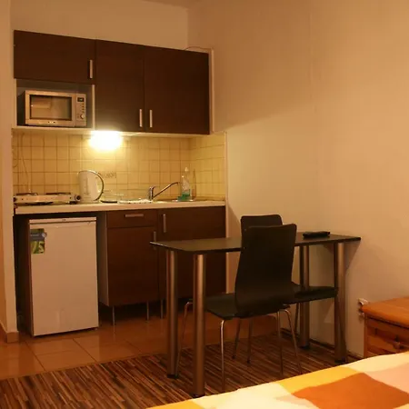 Margaret Bridge Studio Apartment Budapest Exterior photo